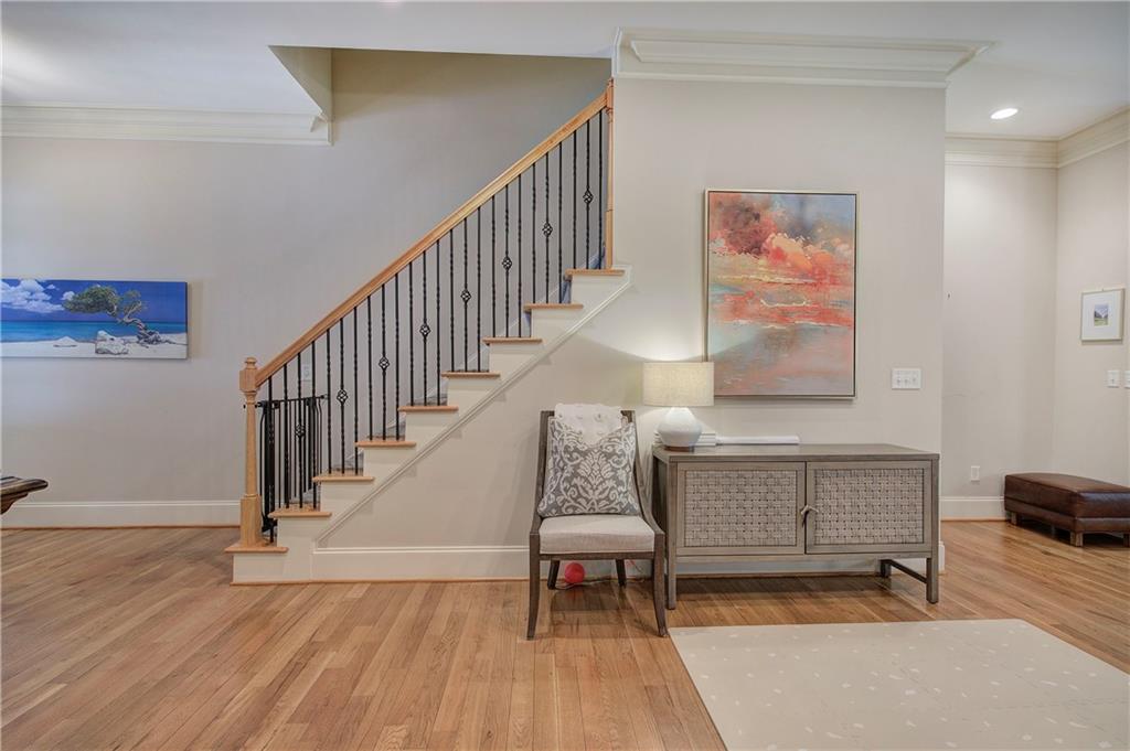 5492 Glenridge Drive 536