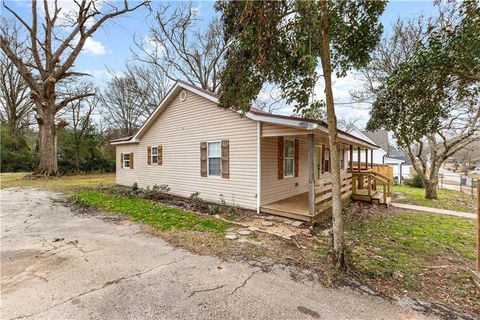 A home in Hogansville