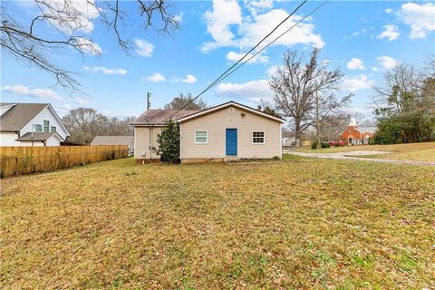 A home in Hogansville