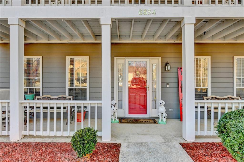 6654 Lake Run Drive, Flowery Branch, Georgia image 2