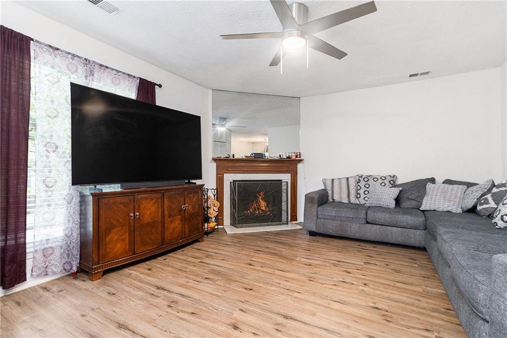 1068 Dover Way