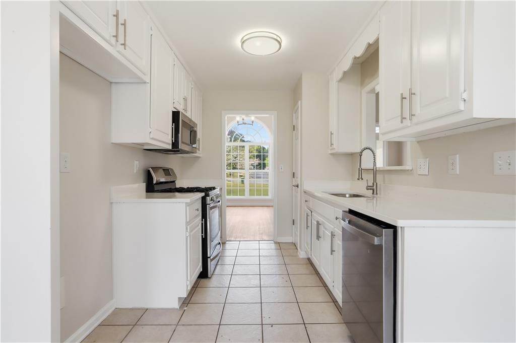 1100 Chateau Terrace