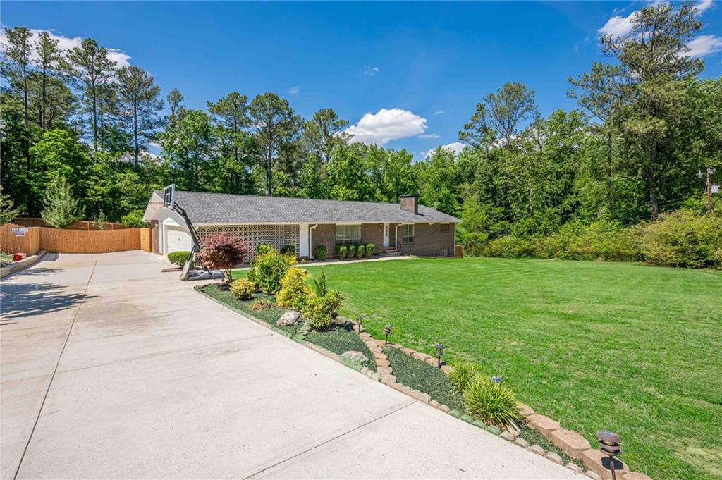 2133 Bird Lane, Snellville, Georgia image 2