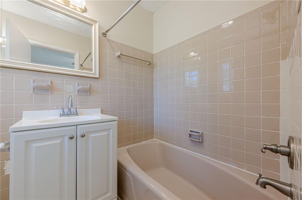 2133 Bird Lane, Snellville, Georgia image 41