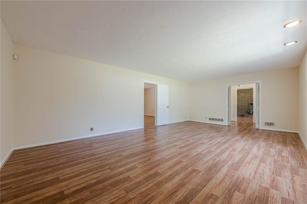 2133 Bird Lane, Snellville, Georgia image 10