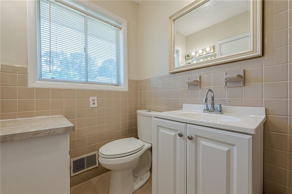 2133 Bird Lane, Snellville, Georgia image 40