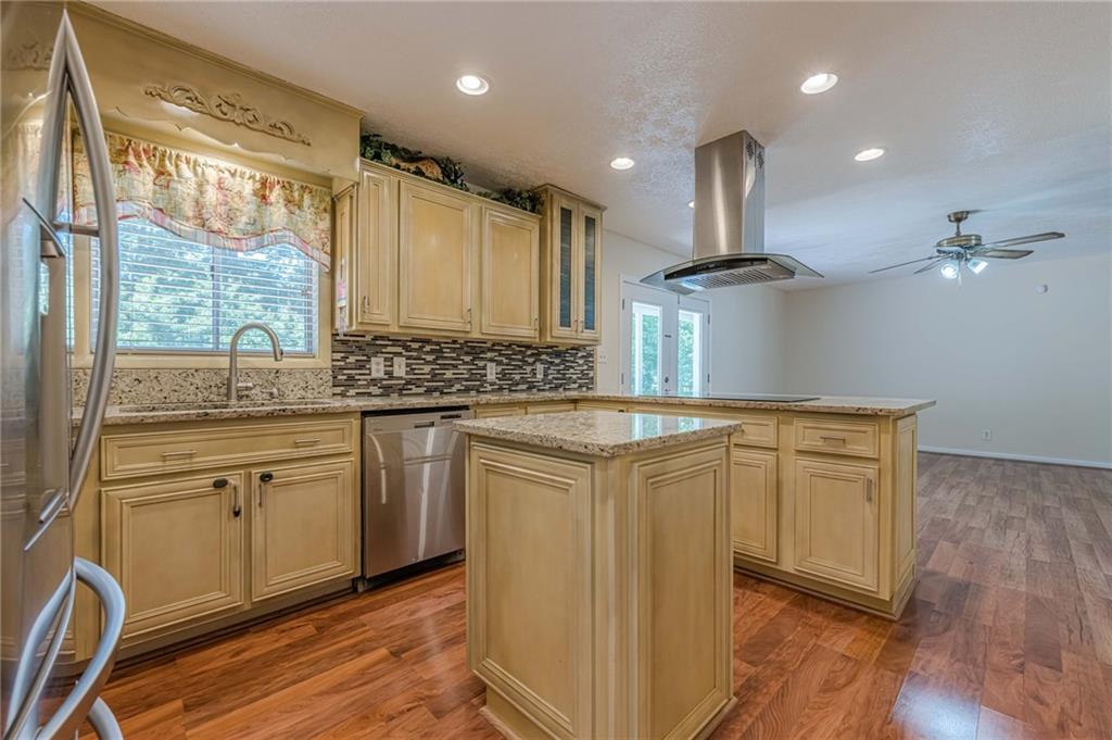 2133 Bird Lane, Snellville, Georgia image 18