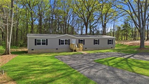 Homes For Sale - 92 Holliday Road<br/> Franklin, GA 30240