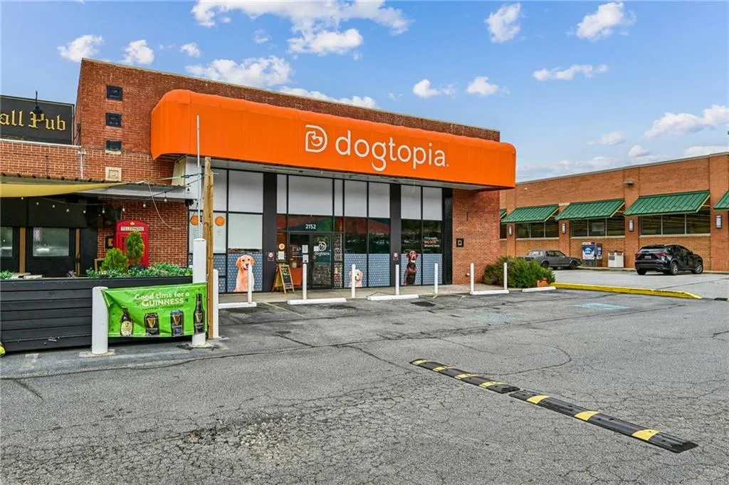 Brookhaven, Georgia 30319, United States, 3 Bedrooms Bedrooms, ,4 BathroomsBathrooms,Residential,Pending,84684