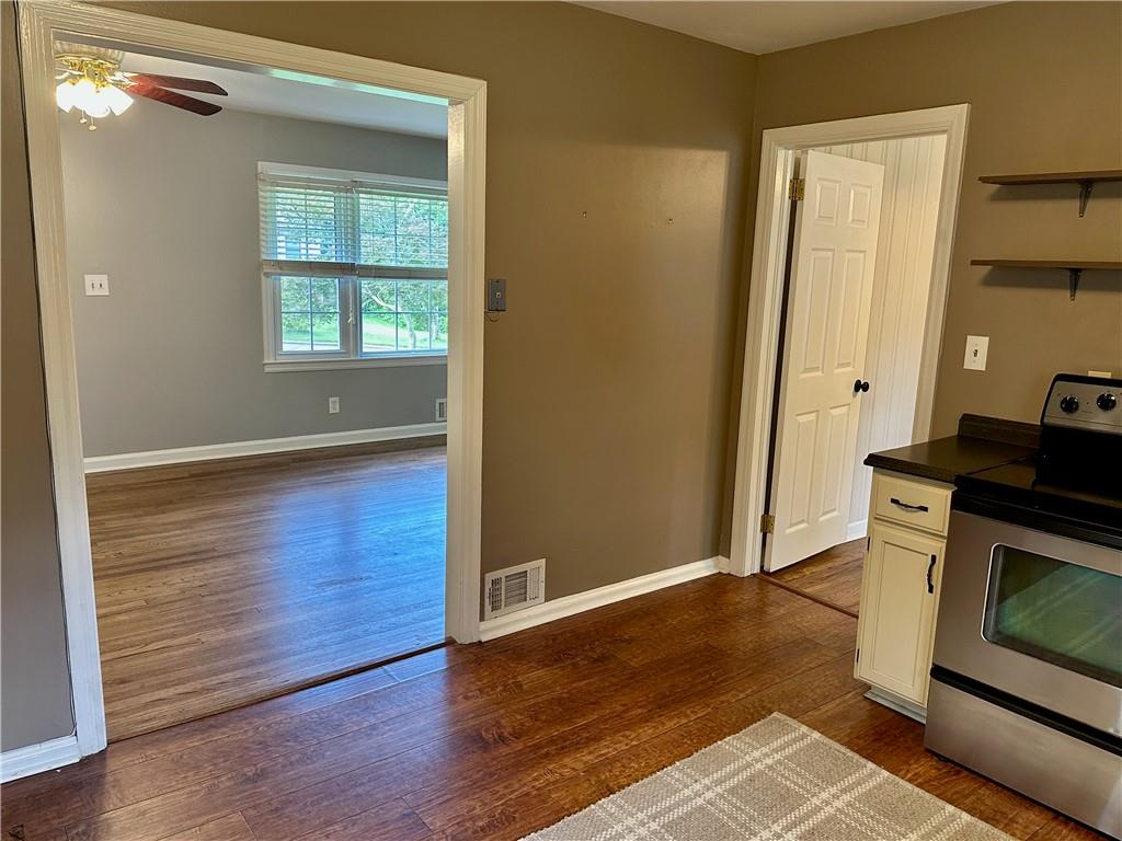 1468 Spruce Drive, Smyrna, Georgia image 5