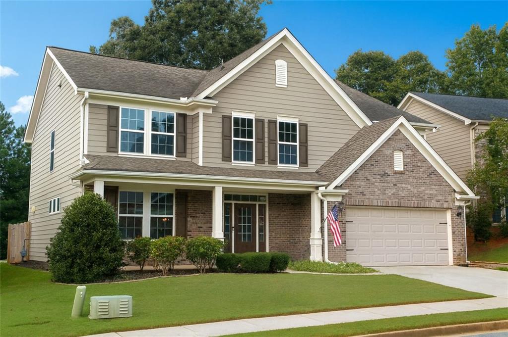 824 COMMERCE Trail