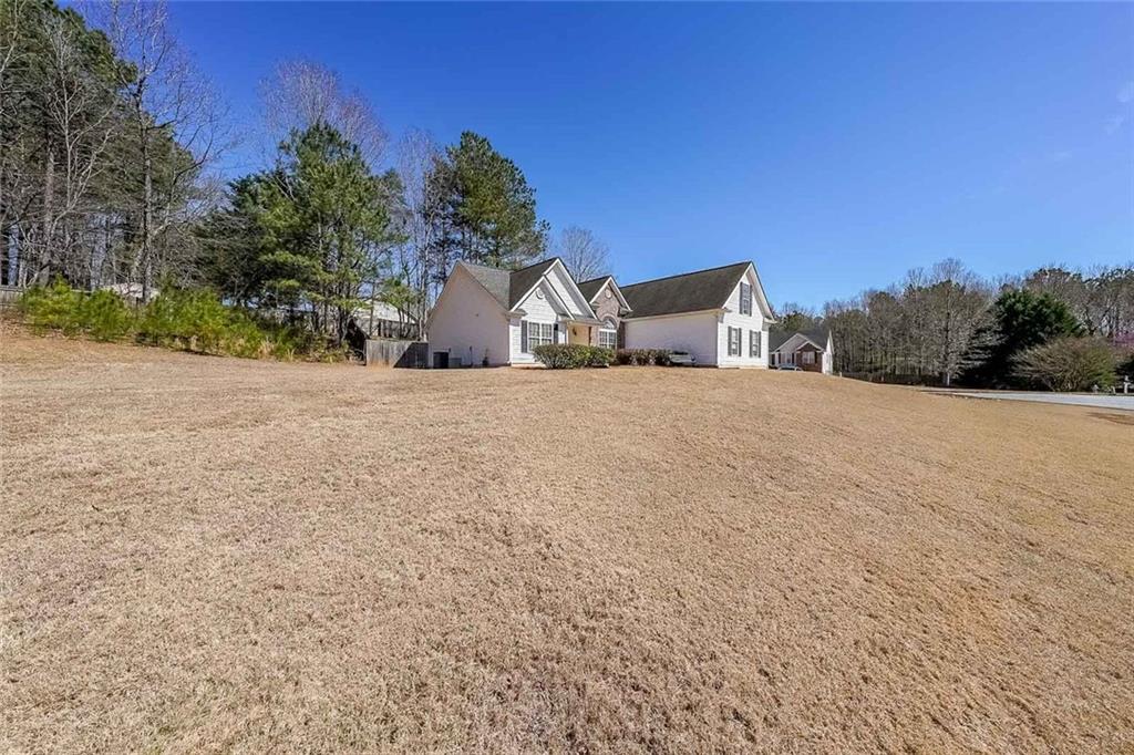 313 River Landing Drive, Monroe, Georgia image 2