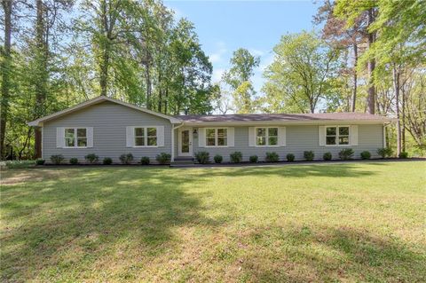 Homes For Sale - 220 Burnie Road<br/> Cherokee County, Woodstock, GA 30188