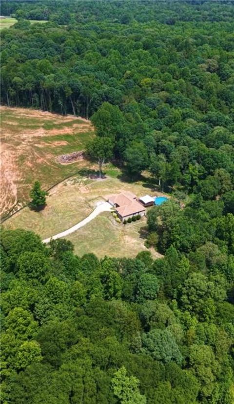 Homes For Sale - 402 Renee Road<br/> Jackson County, Pendergrass, GA 30567