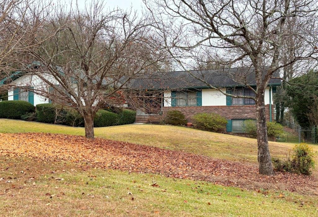 3199 Larkspur Circle