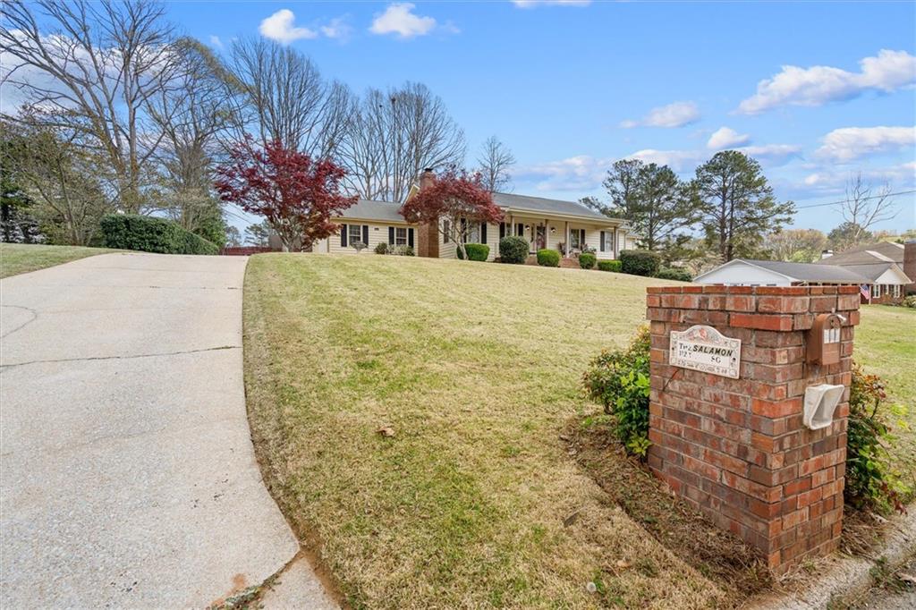 112 W Allison Circle