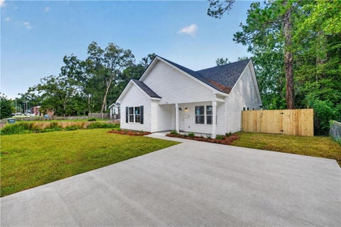 Homes For Sale - 1126 E 56th Street<br/> Savannah, GA 31404