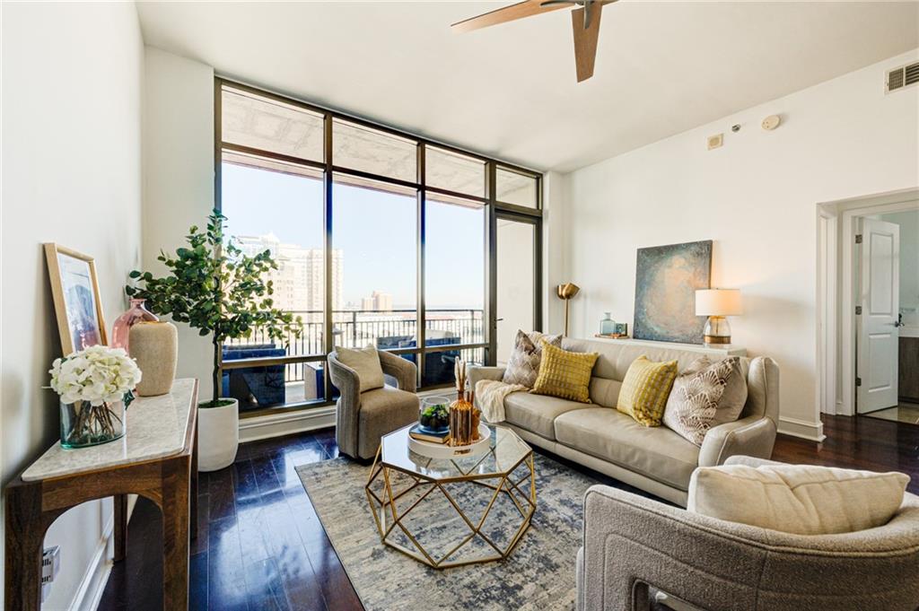 565 Peachtree Street NE 1101