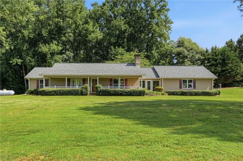 Homes For Sale - 4920 Mccoy Circle<br/> Forsyth County, Cumming, GA 30040