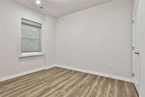 listing image 50