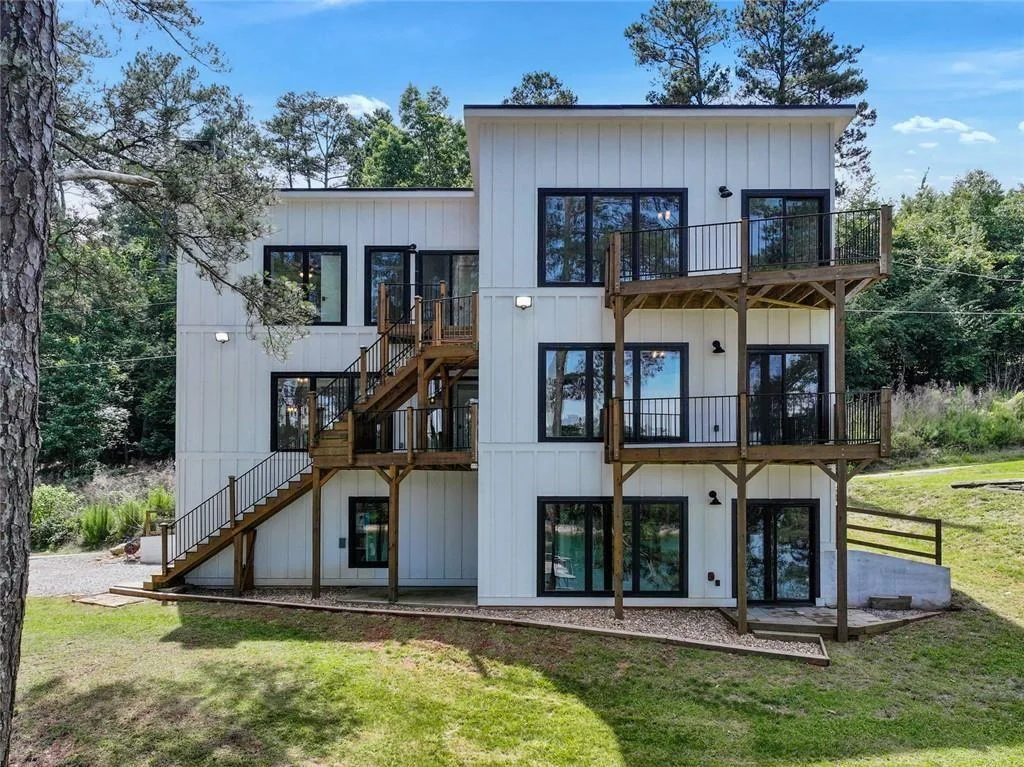 2040 Ridge Road