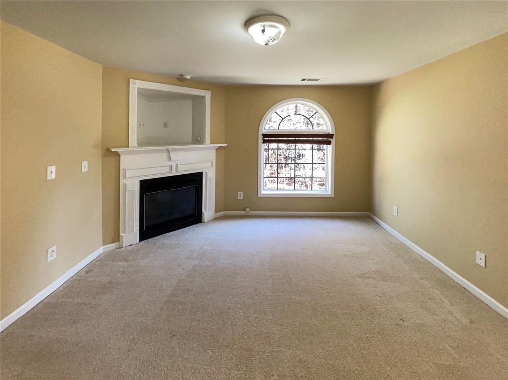 1211 Saxony Drive SE