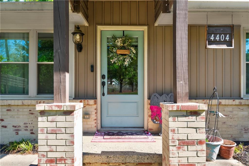 4404 Robinson Street