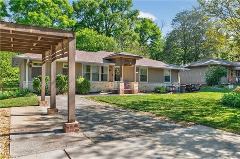 Homes For Sale - 4404 Robinson Street<br/> Acworth, GA 30101