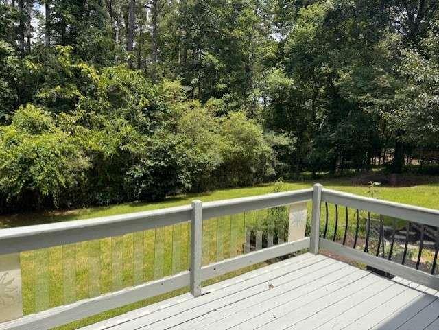 125 Lake Picketts Drive