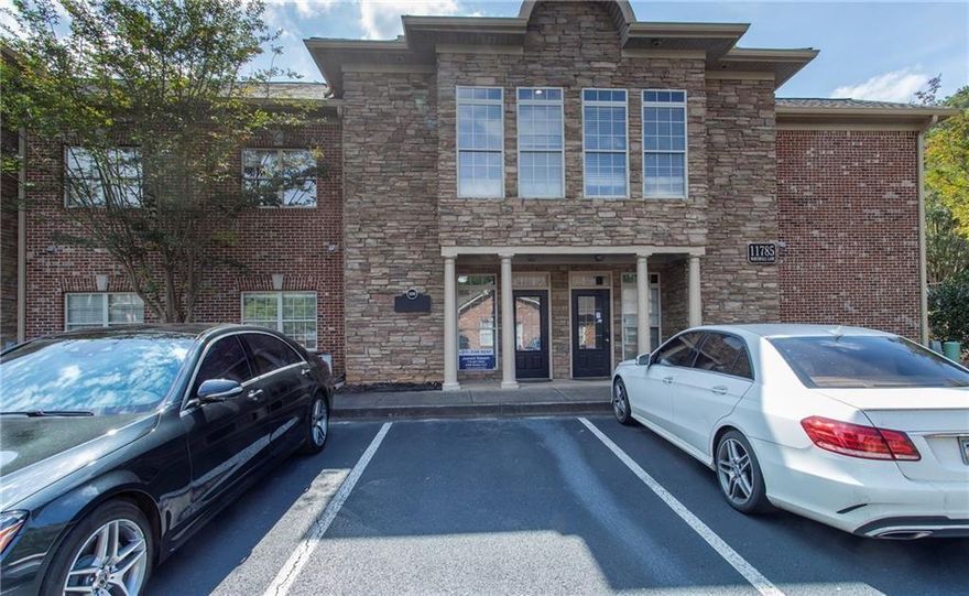Available to lease the entire unit (1,197 sqft) or each individual office.
Great location off of Alpharetta Highway, close to Downtown, the Maxwell and Wills Park (with acess to it).
Plenty of parking.
Office has reception area, bathroom, water fountain, break room and 4 very spacious offices. 
Remodeled, with neutral paint and hardwood floors.