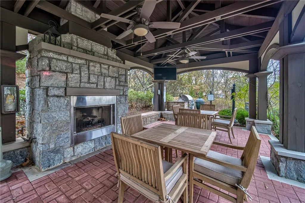 Atlanta, Georgia 30339, United States, 2 Bedrooms Bedrooms, ,2 BathroomsBathrooms,Residential,Active,1780