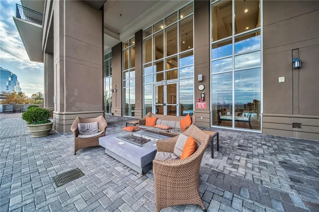 Atlanta, Georgia 30339, United States, 2 Bedrooms Bedrooms, ,2 BathroomsBathrooms,Residential,Active,1780