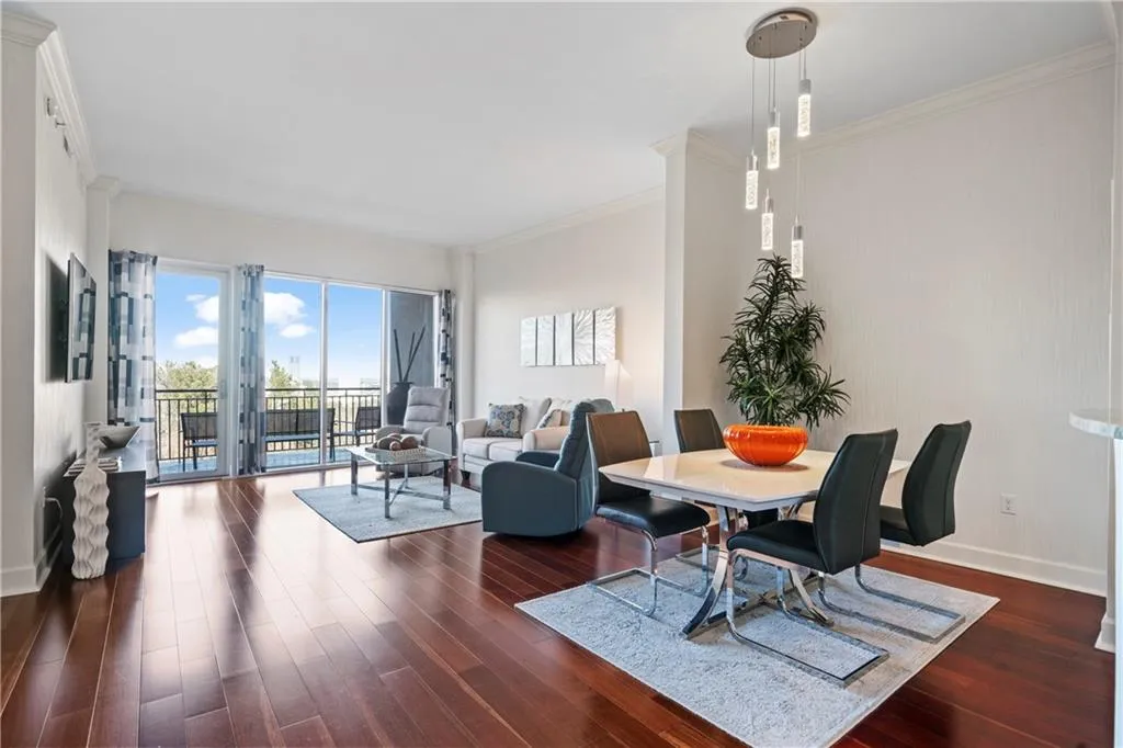 Atlanta, Georgia 30339, United States, 2 Bedrooms Bedrooms, ,2 BathroomsBathrooms,Residential,Active,1780