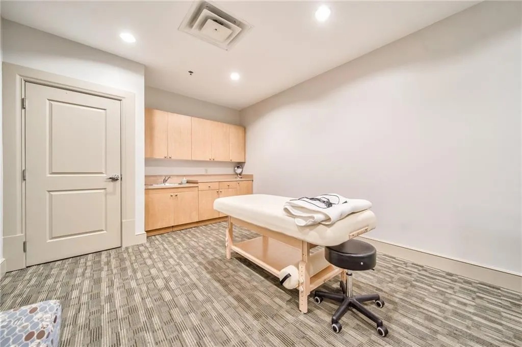 Atlanta, Georgia 30339, United States, 2 Bedrooms Bedrooms, ,2 BathroomsBathrooms,Residential,Active,1780