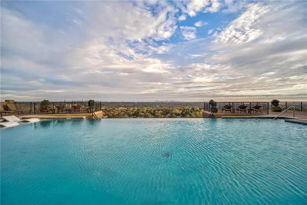 Atlanta, Georgia 30339, United States, 2 Bedrooms Bedrooms, ,2 BathroomsBathrooms,Residential,Active,1780