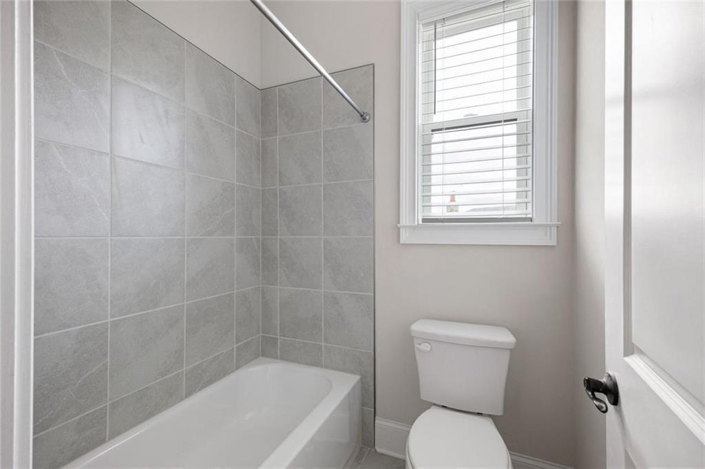 THE VILLAGE AT TOWNLAKE - Residential Lease