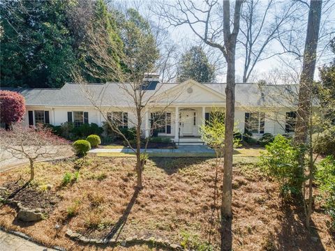 Homes For Sale - 3647 Cloudland Drive<br/> Atlanta, GA 30327