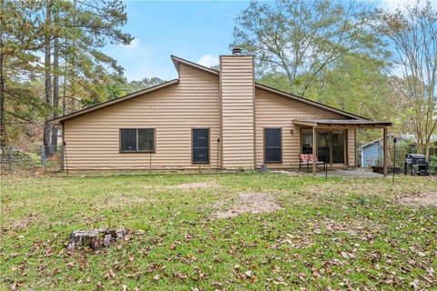 A home in Fairburn