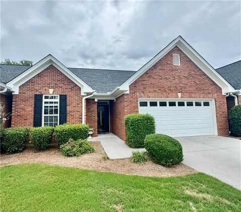 137 Regency Row SW Calhoun GA 30701
