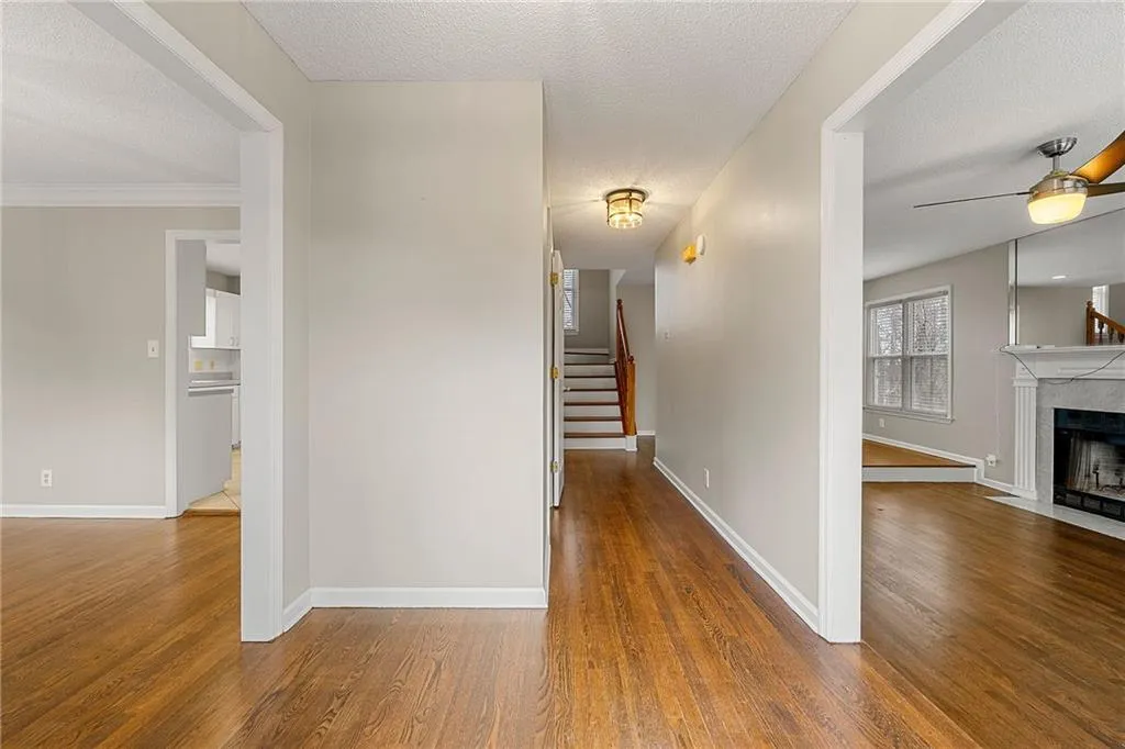 Marietta, Georgia 30066, United States, 4 Bedrooms Bedrooms, ,4 BathroomsBathrooms,Residential,Active,13680