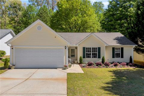 Homes For Sale - 132 Amelia Creek Way<br/> Lawrenceville, GA 30045