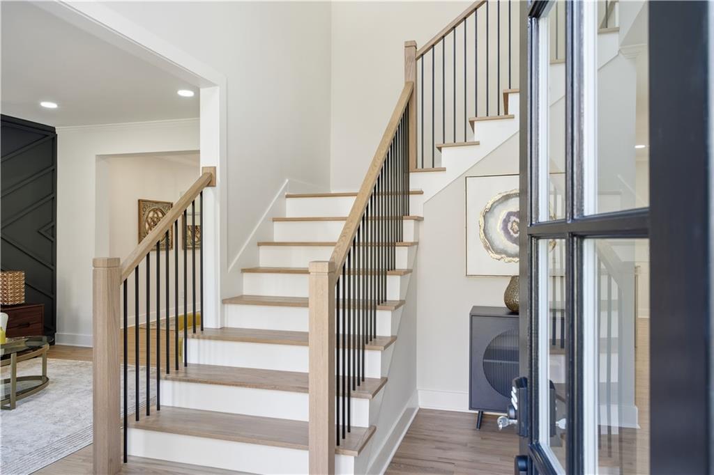 435 Lake Point Trace