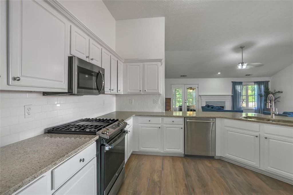 6132 Saddlehorse Drive, Flowery Branch, Georgia image 9