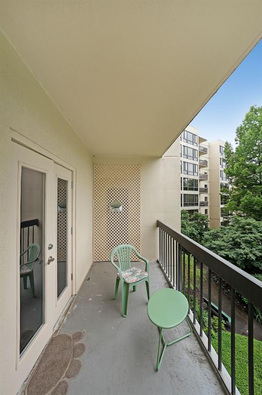 1800 Clairmont Lake 313