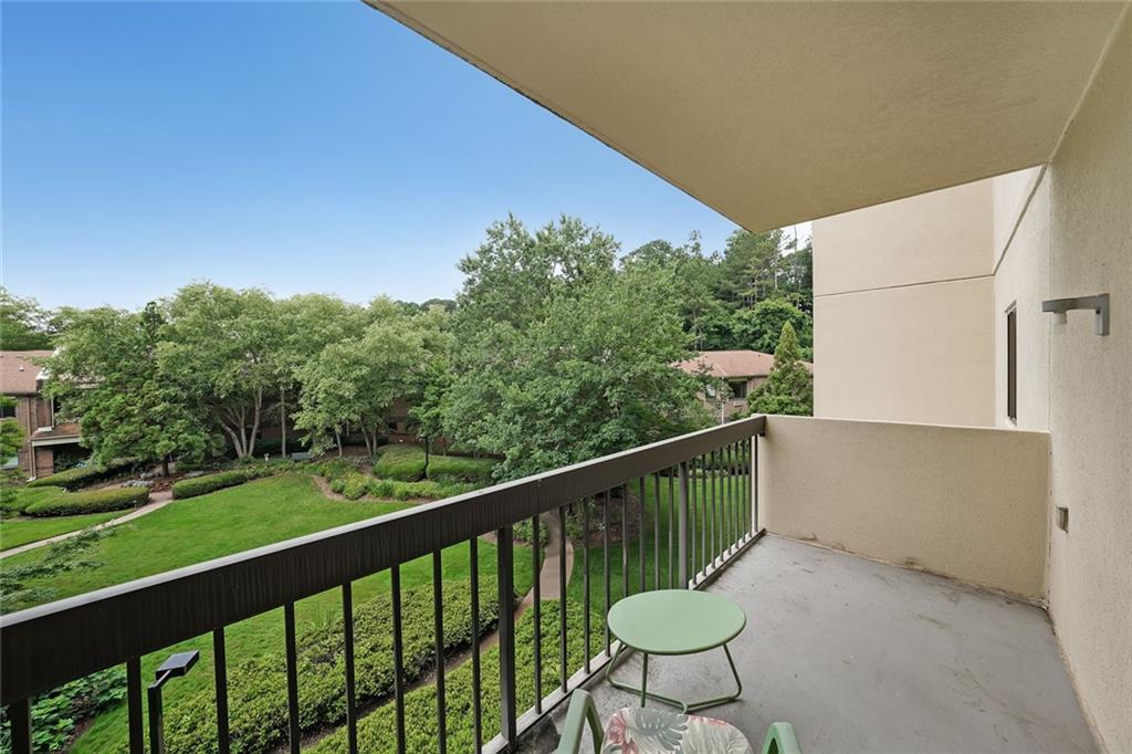 1800 Clairmont Lake 313