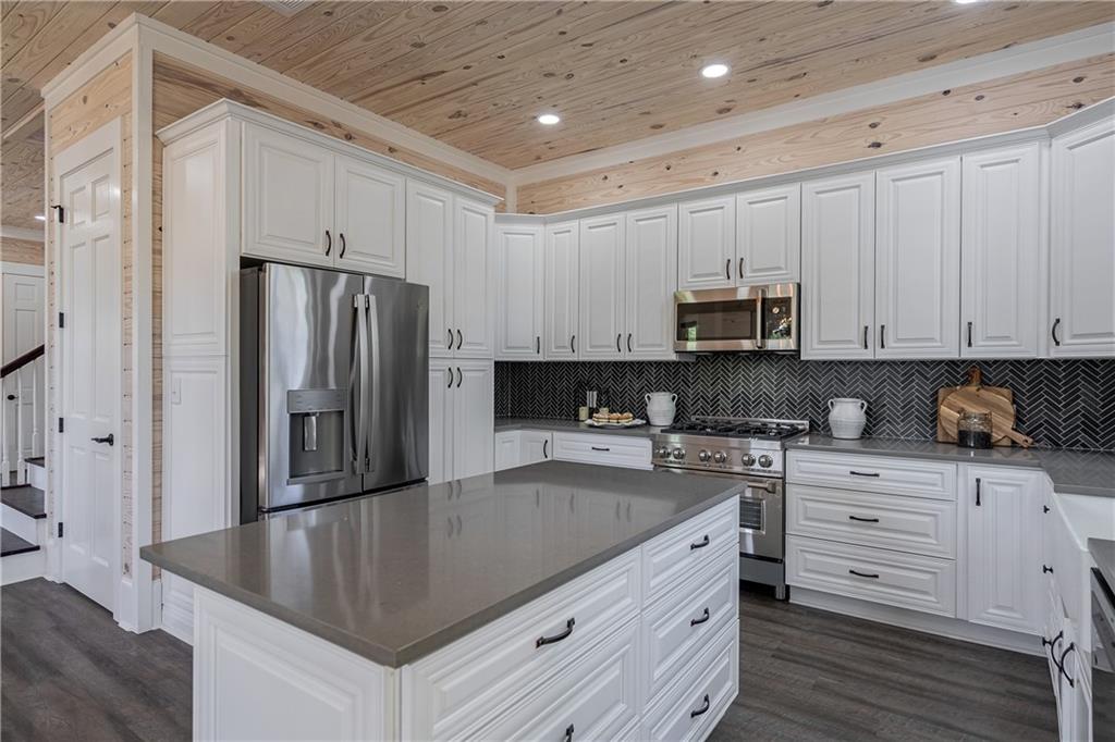 123 Rocky Creek Court