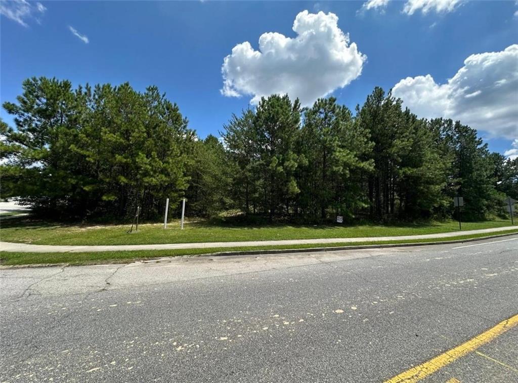 Shannon Parkway, Union City, Georgia image 3
