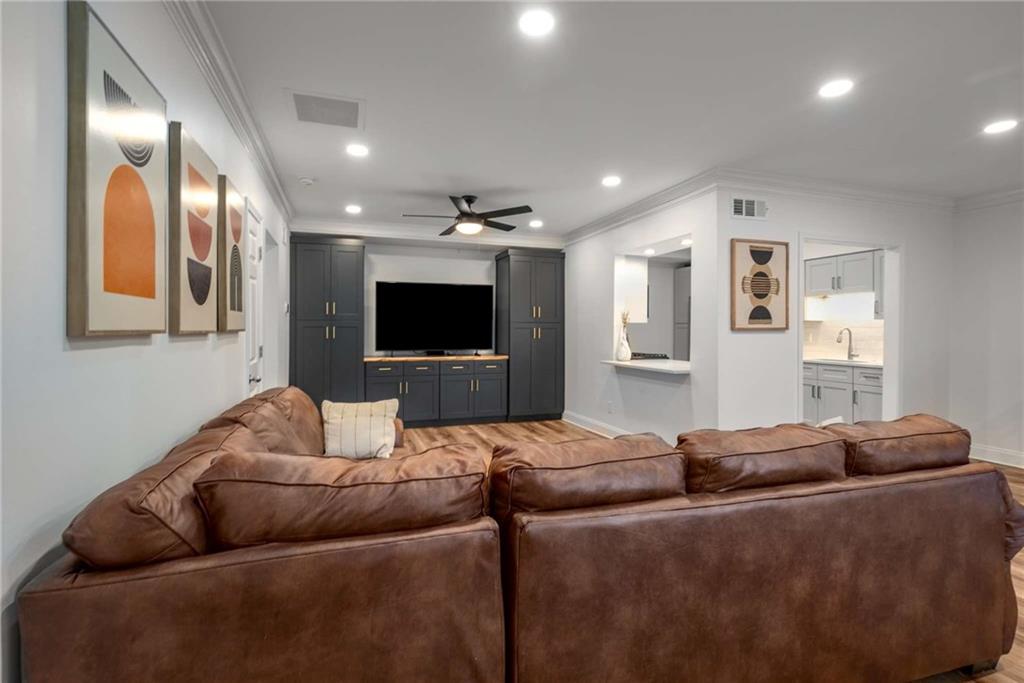 6980 Roswell Road #B13, Sandy Springs, Georgia image 3