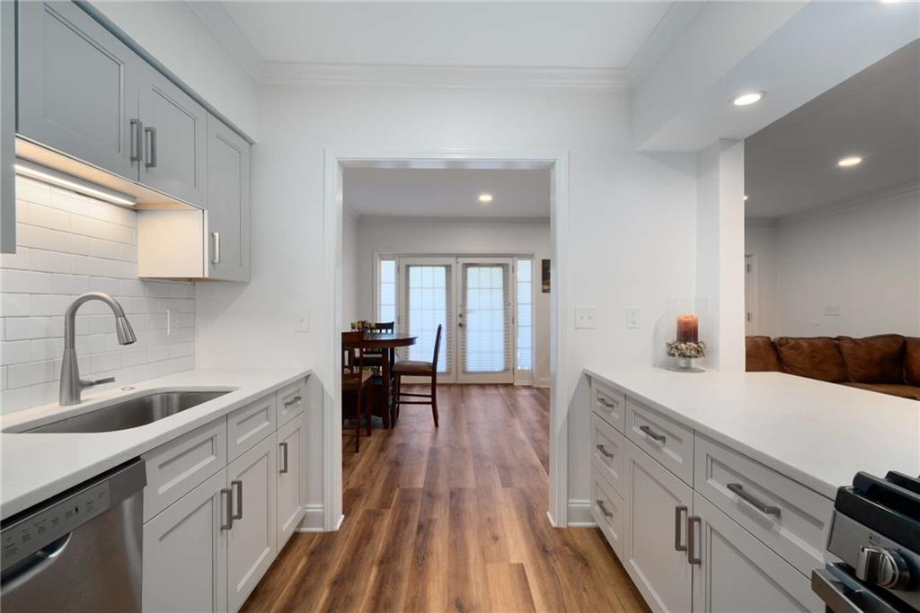 6980 Roswell Road #B13, Sandy Springs, Georgia image 7