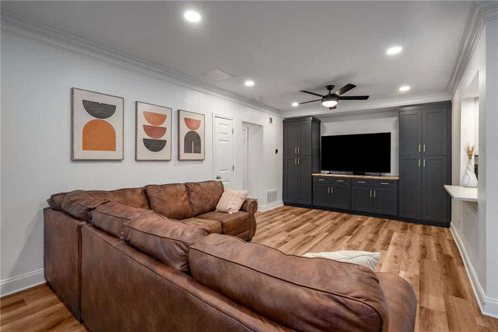 6980 Roswell Road #B13, Sandy Springs, Georgia image 2